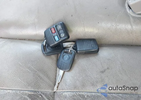 2008 Mercury Grand Marquis Ls z USA, uszkodzony, nr VIN 2MEHM75V98X612231